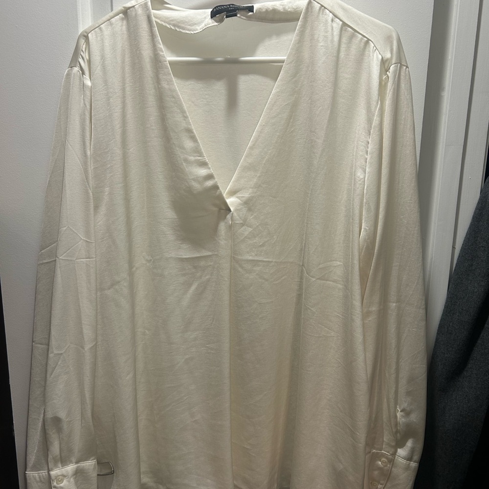 Banana Republic Cream Long-Sleeve V-Neck Casual Shirt